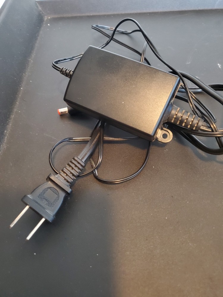 Netgear Wireless Router WRN2000 v2 & Cisco Cable Modem Model DPC3008