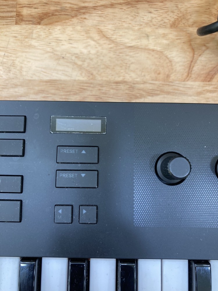 Native Instruments M32 Komplete Kontrol Keyboard Controller