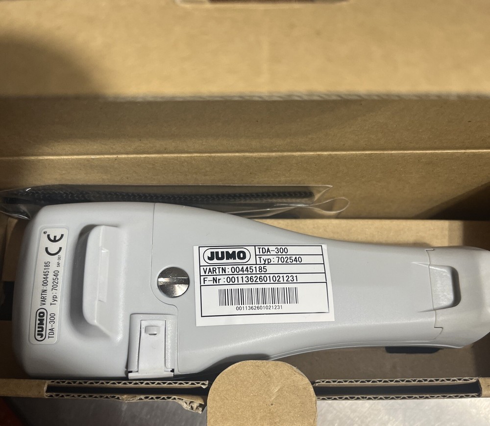 Jumo TDA-300 (702540) Temperature Display / Data logger w/ Thermo-element Probe