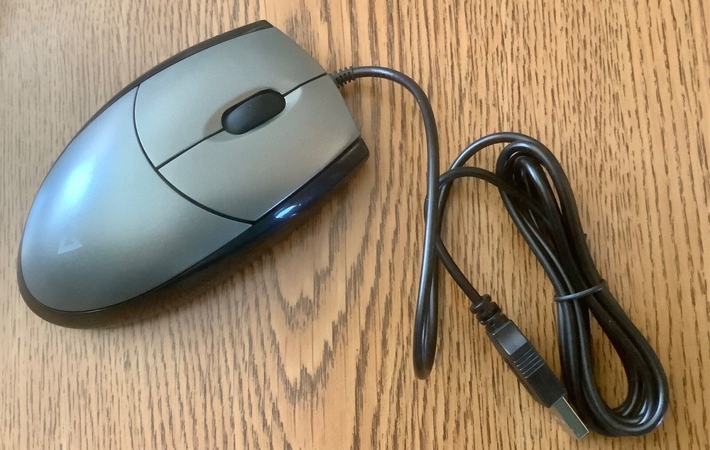 SEVEN USB MOUSE - BRAND NEW IN BOX