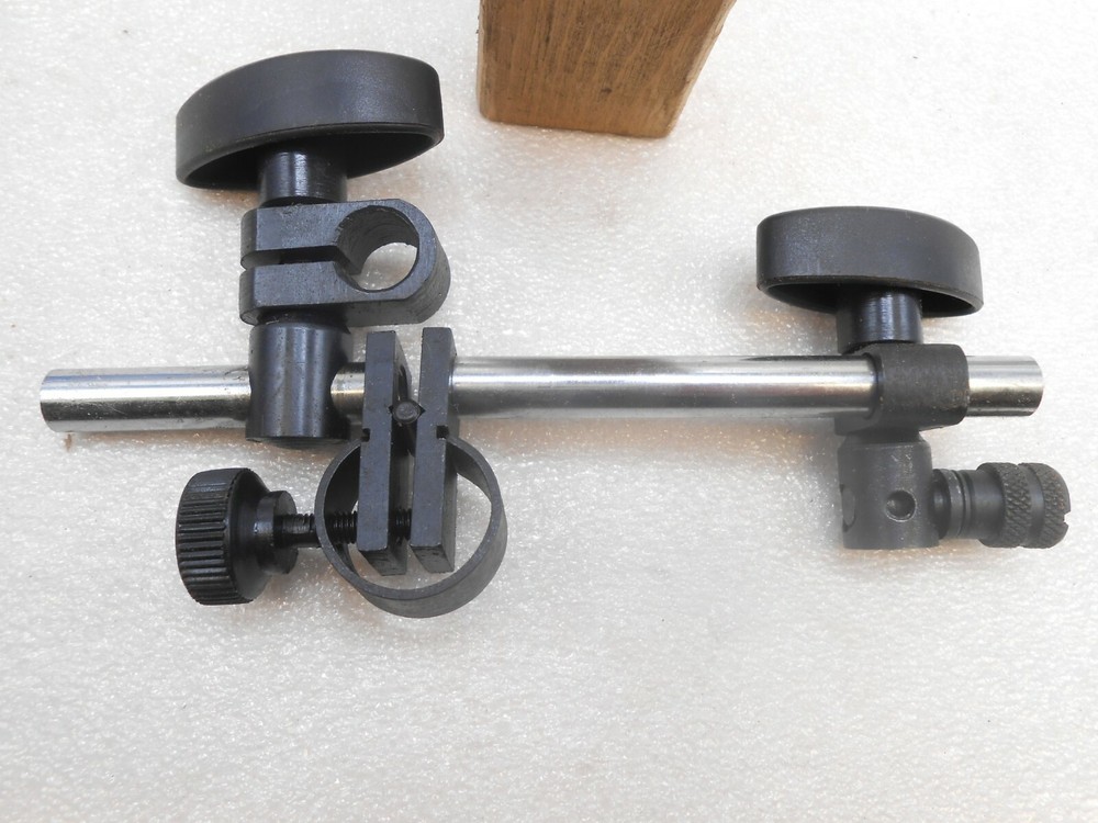 Magnetic base indicator holder