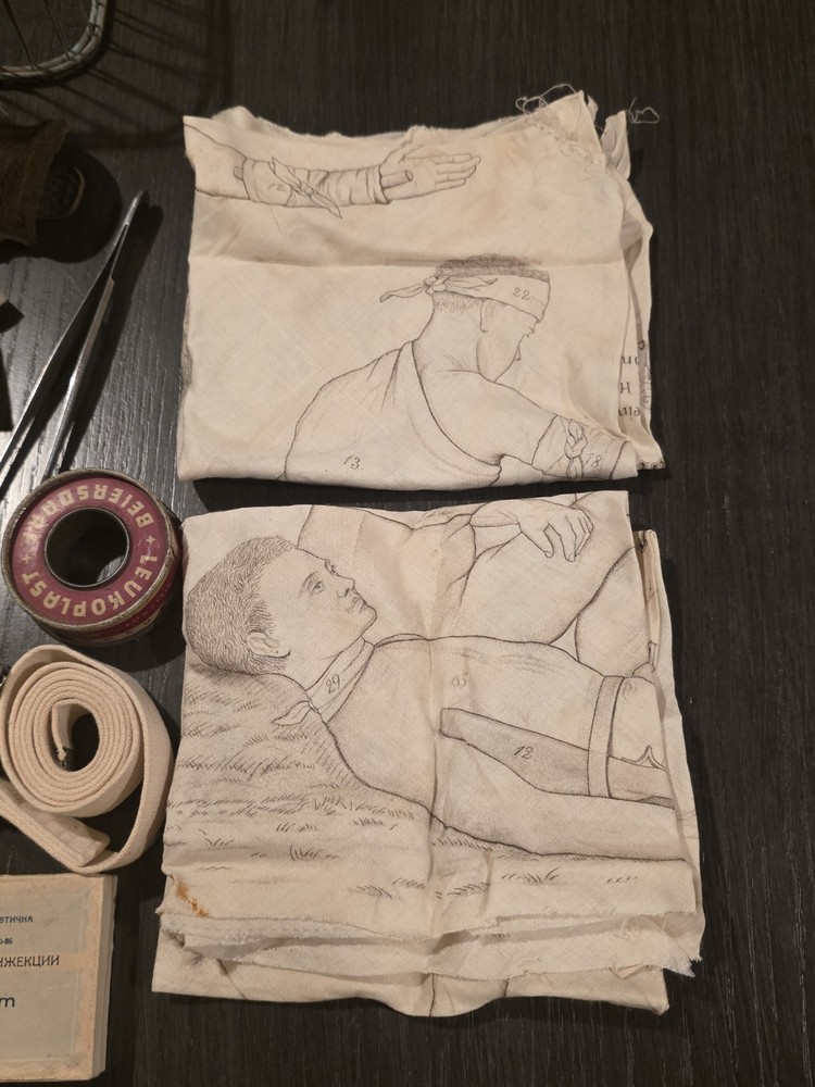 SCARCE LUFTWAFFE BOMBER CREW FIRST AID KIT COMPLETE