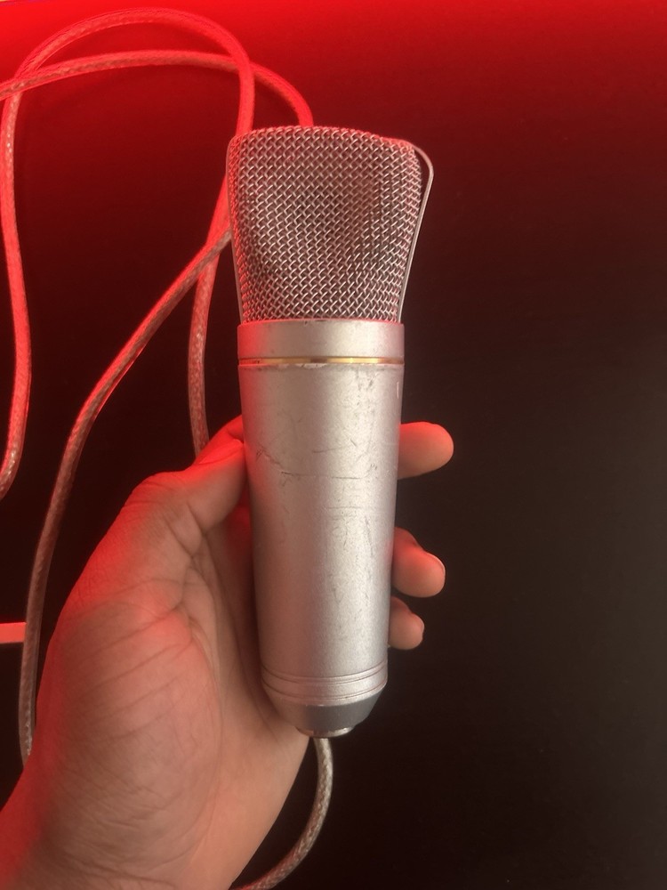 Badaax UM600 USB Handheld/Stand-Held Microphone Silver