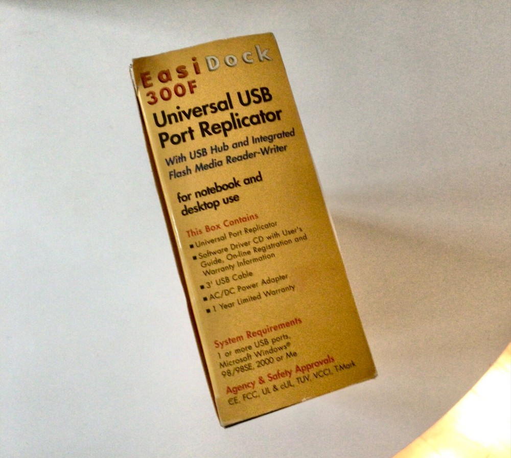 USB Universal port replicator-"EasiDock 300F multi task functions. Flash teader.