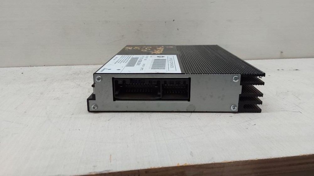 2011 Dodge Charger Speaker Amplifier