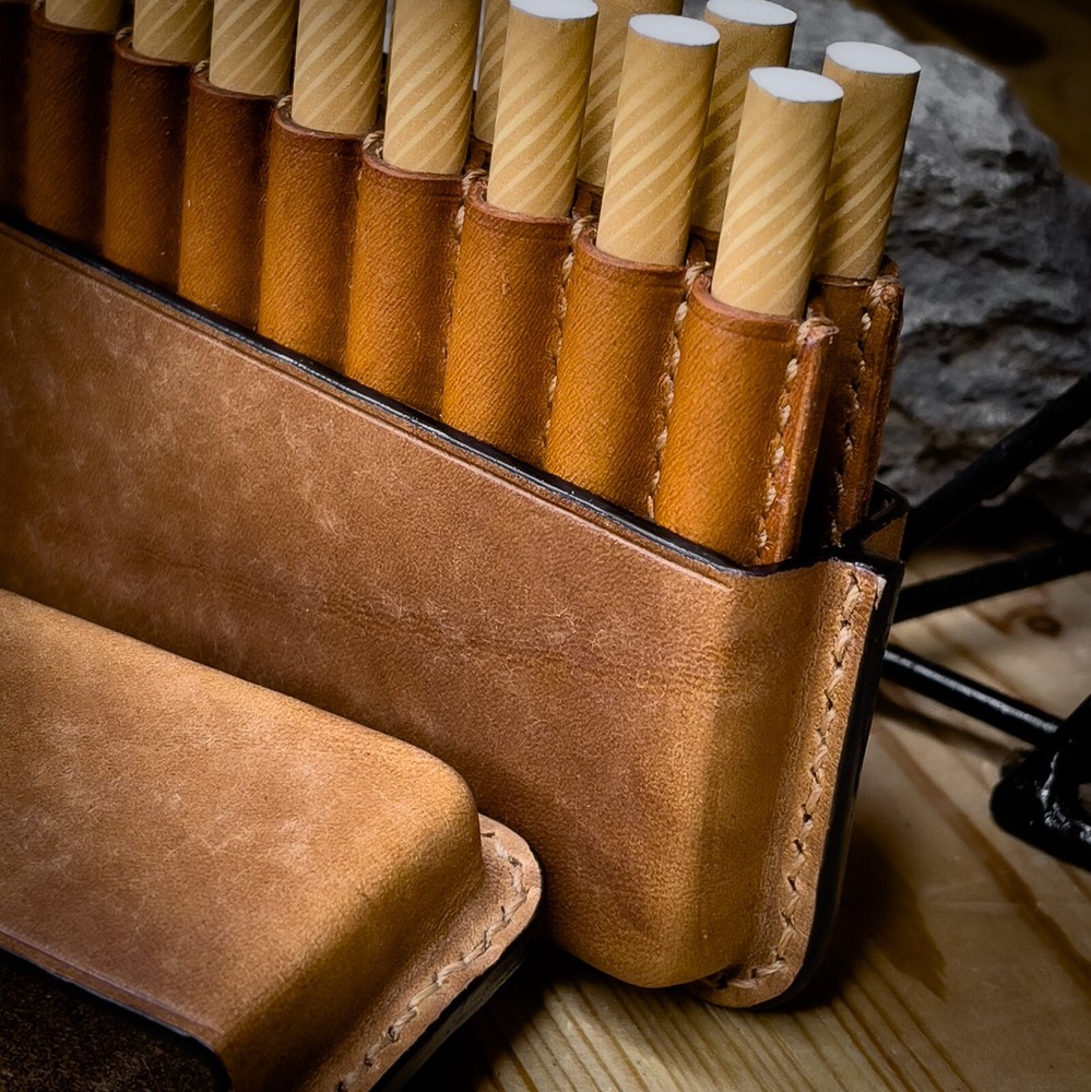 Leather handmade cigarette case PUEBLO premium leather