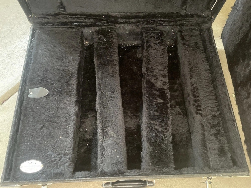 Fender Classic Series Case/Stand (Holds 3 Instruments)