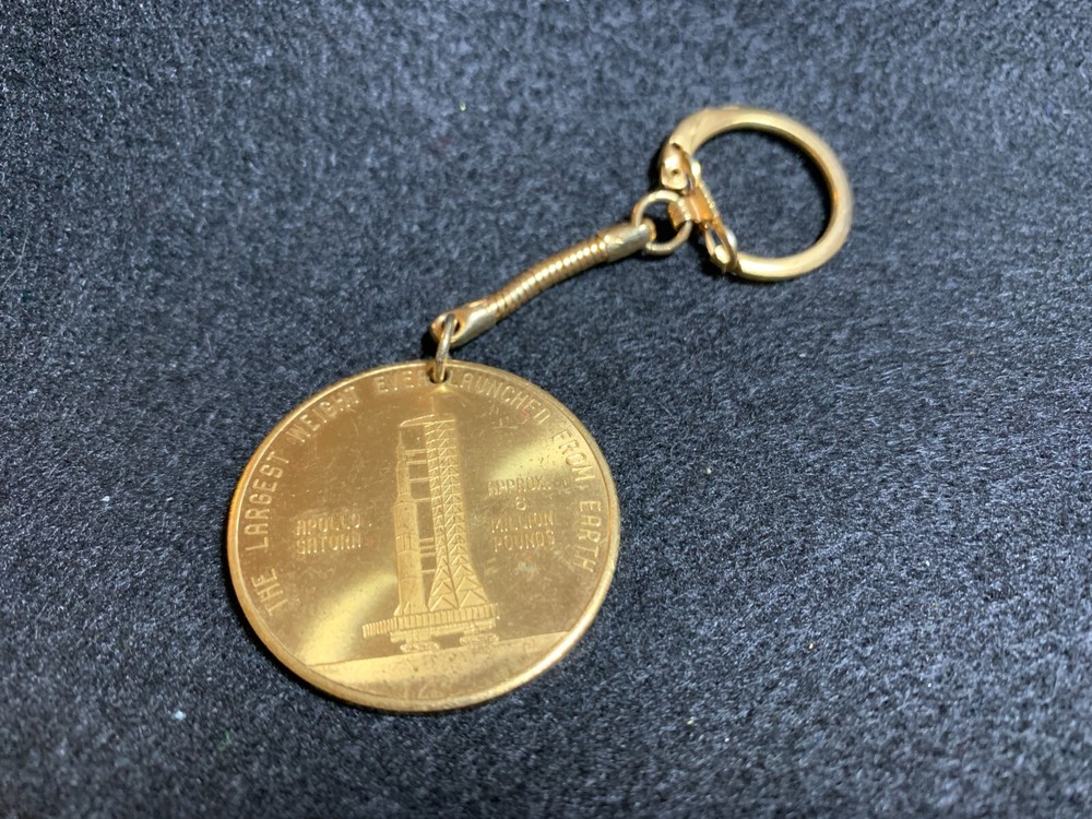 Vintage NASA Apollo Saturn Vertical Assembly Building Key Ring