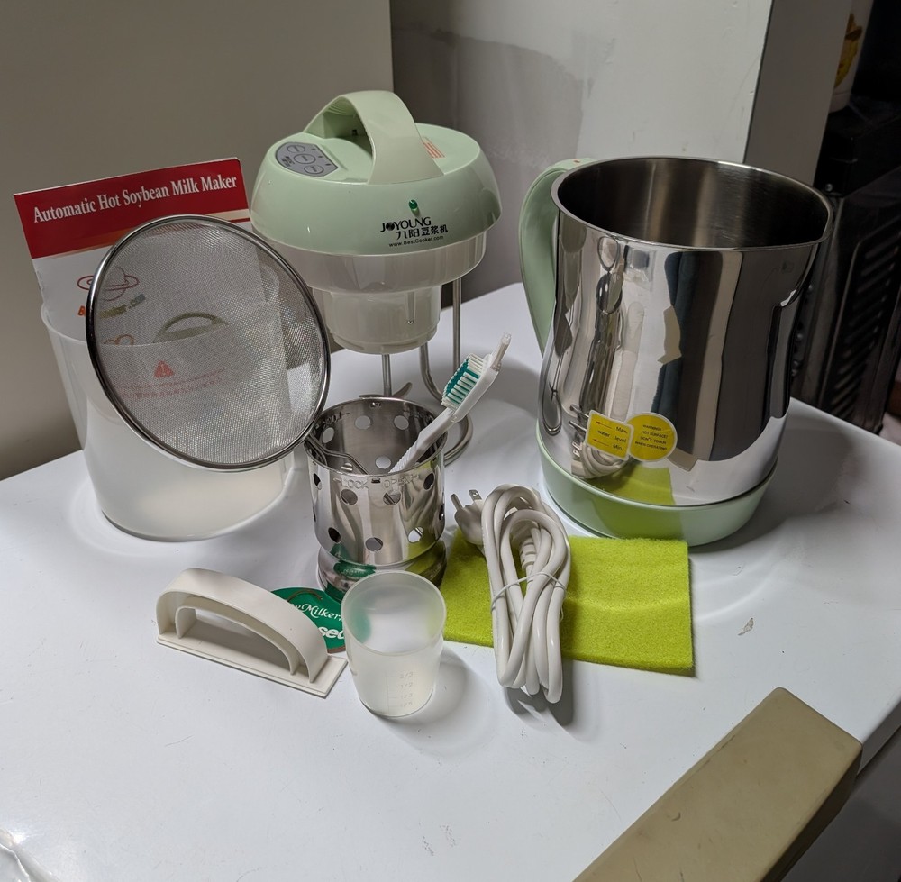Joyoung CTS1048 Automatic Hot Soy Milk Maker NEW (Open Box)