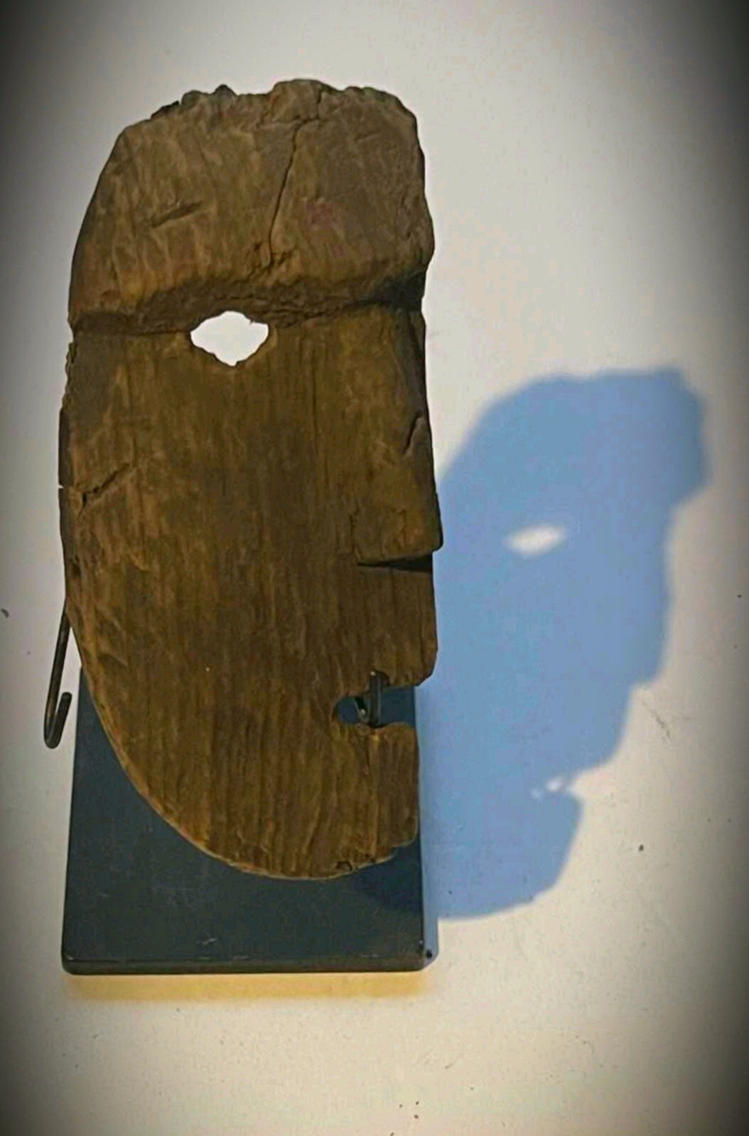 Akaska Native; Inuit / Inupiat, Shaman's Maskette (ancient).