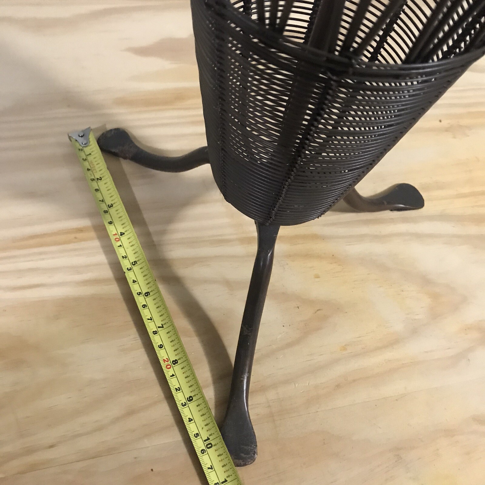 Umbrella Stand Umbrella Shaped Holder Metal wire wood handle 31” Pier 1