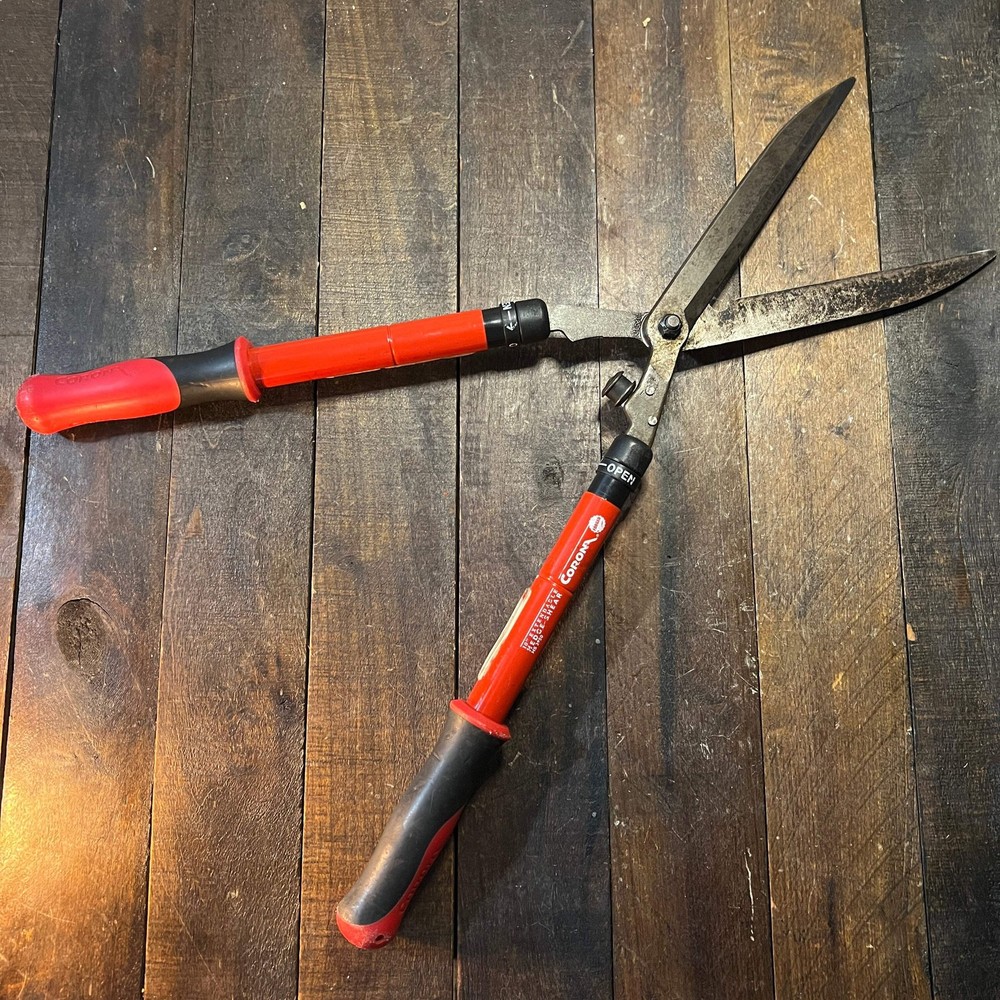 Corona HS3950 Hedge Shears- With Extendable Handles