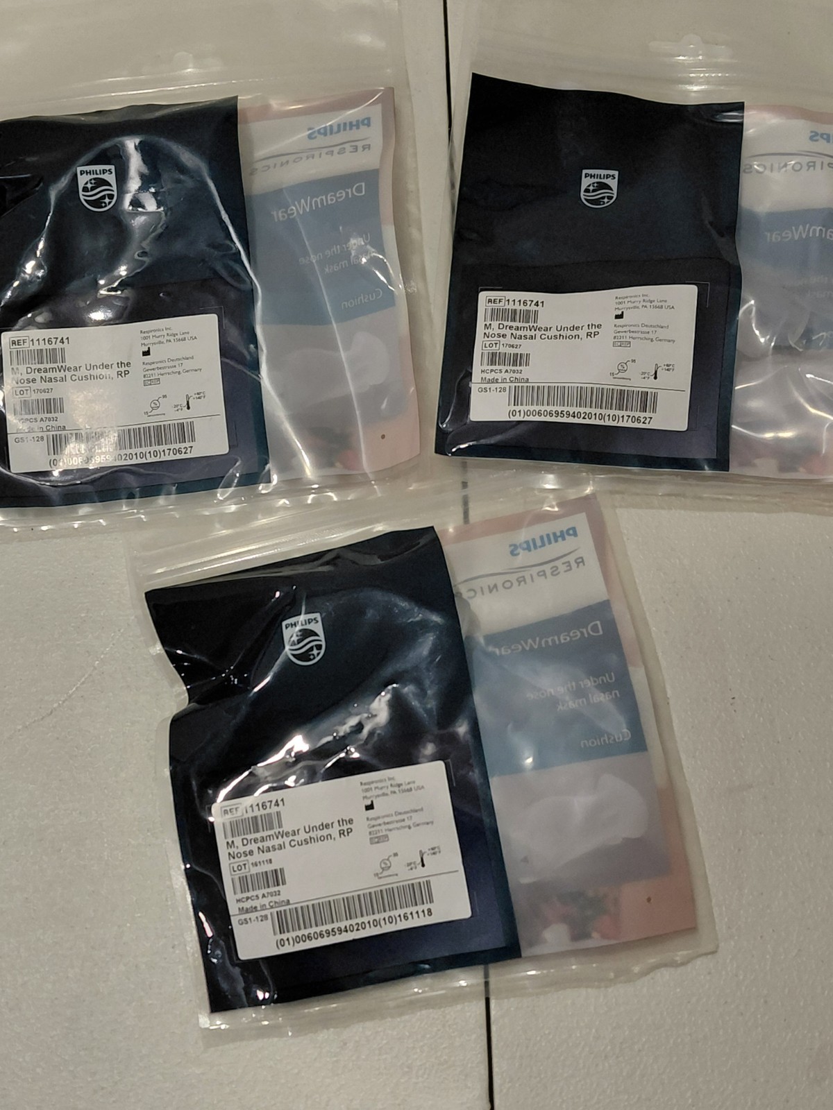 Philips Respironics DreamWear MEDIUM Under Nose Nasal Mask Cushion 1116741 Lot 3