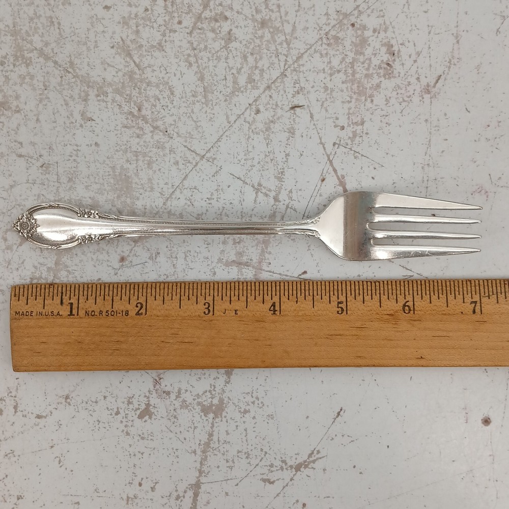 1847 Rogers Bros REMEMBERANCE Silverplate Flatware ~ 5 Pc Dinner Placing Service