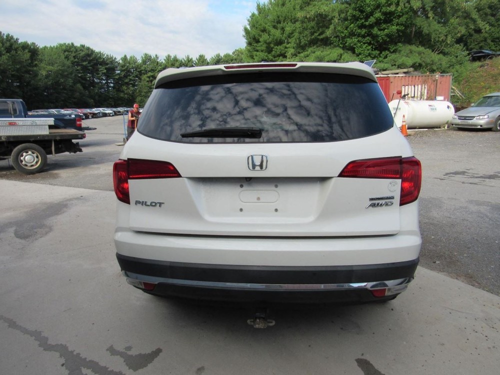 PILOT 2018 Glove Box 1064706