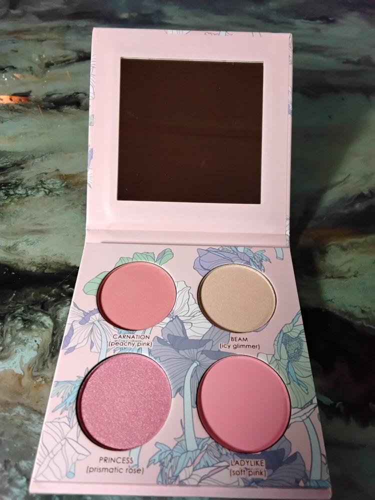 Seraphine Botanicals Geranium Glow Blush Highlighter Palette