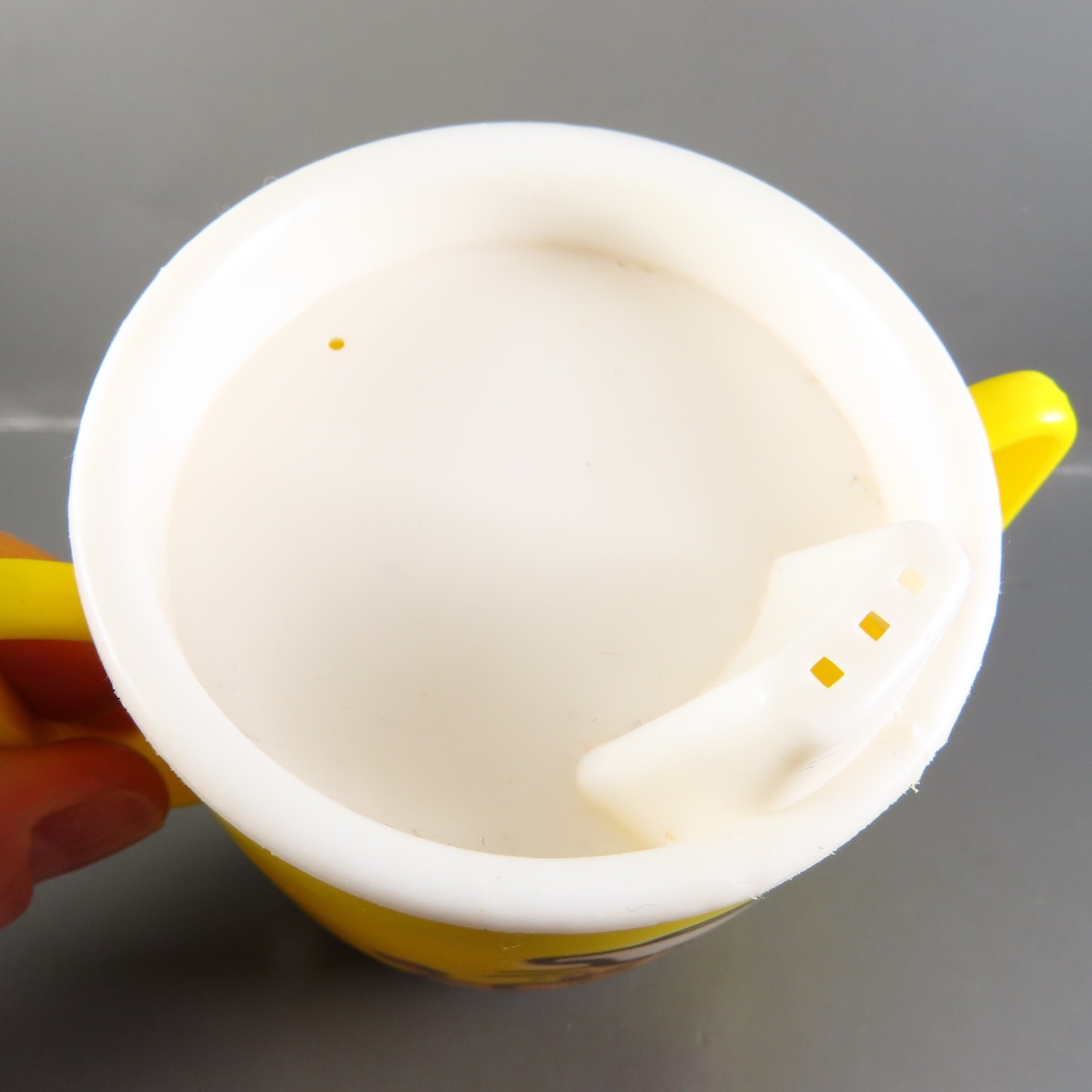 VTG SIPPY CUP 2-Handles Plastic WEIGHTED BASE TOMMEE TIPPEE STYLE Popeye Yellow