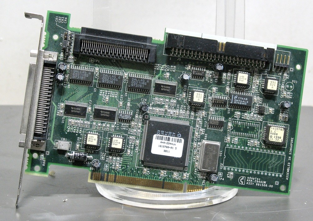 Adaptec 2944UW SCSI  PCI Host Adapter