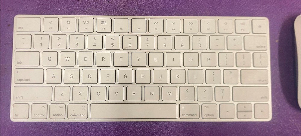 Apple A1644 Wireless Magic Keyboard 2 MLA22LL/A & A1657 Magic Mouse 2 MLA02LL/A