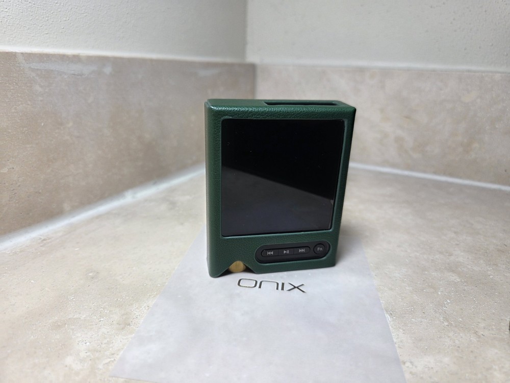 Onix XM2 + Leather Case bundle - Used