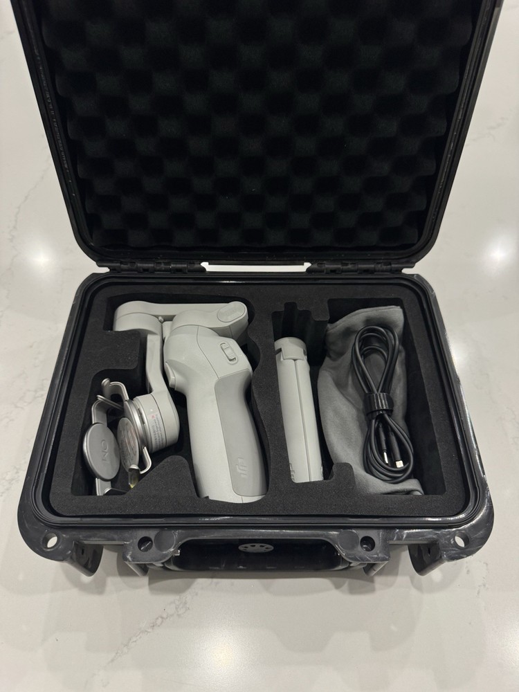 DJI Osmo Mobile SE Smartphone Stabilizer: Camera Mount Tripod
