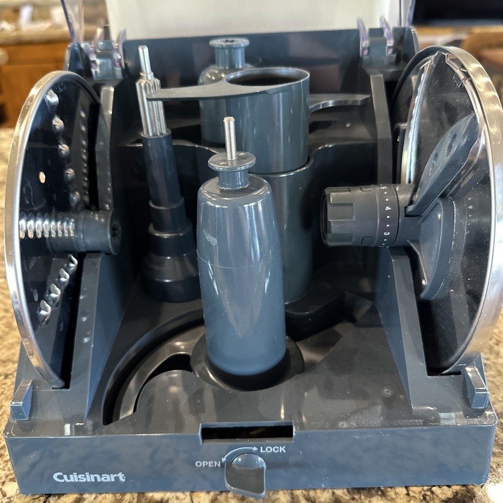Cuisinart Food Processor FP-13SC Storage Case & Disc Blades Stem Attachments 6pc