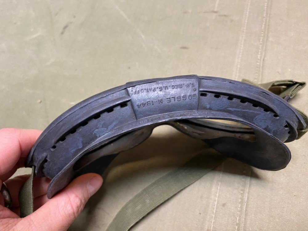 ORIGINAL WWII US ARMY INFANTRY M1944 DUST WIND GOGGLES- POLAROID