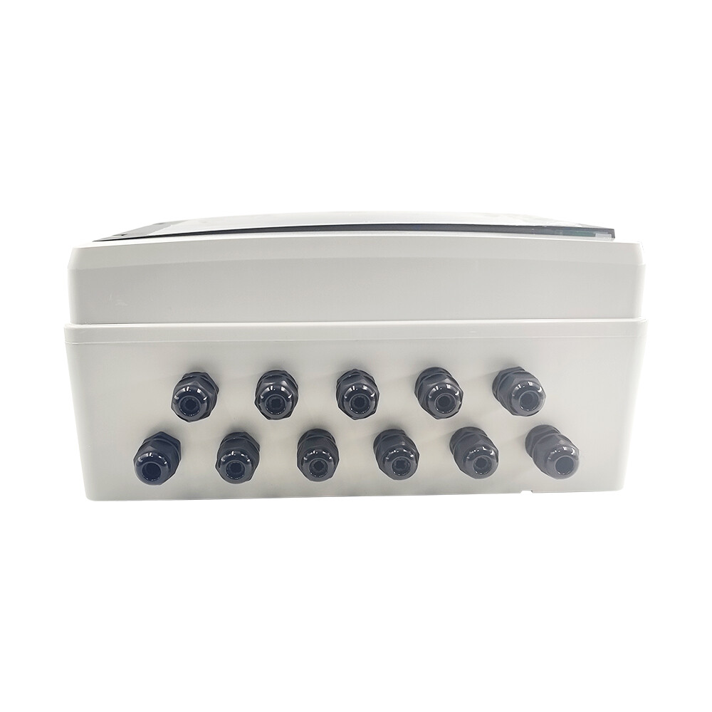 Solar PV Combiner Box Plastic 4 strings 550VDC Circuit Breaker Solar Panel 15A