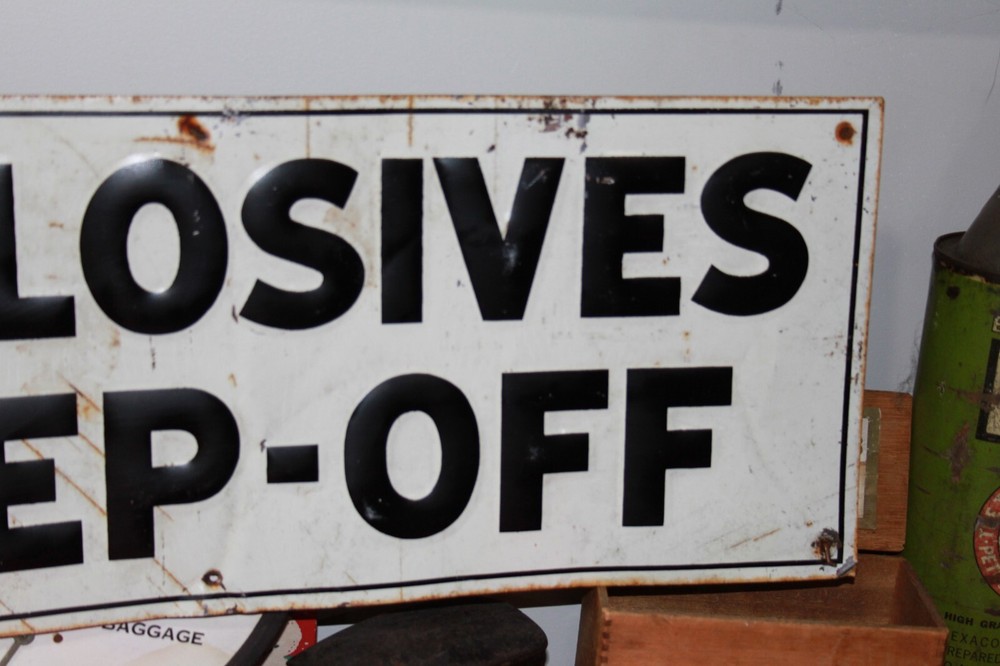 SCARCE 1930s EXPLOSIVES KEEP OFF EMBOSSED PAINTED TIN TACKER SIGN MINE DYNOMITE