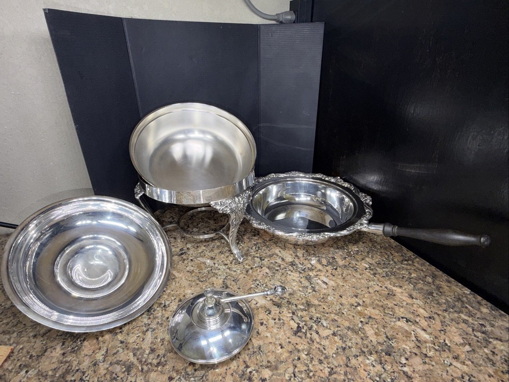 Heritage pattern by 1847 Rogers Bros, 8 1/2 Chafing Dish