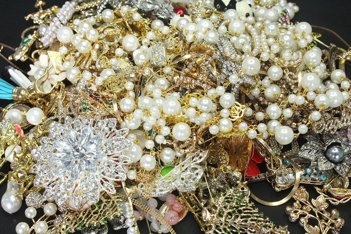 All the wearable items resold in the jewelry section are in perfect condition