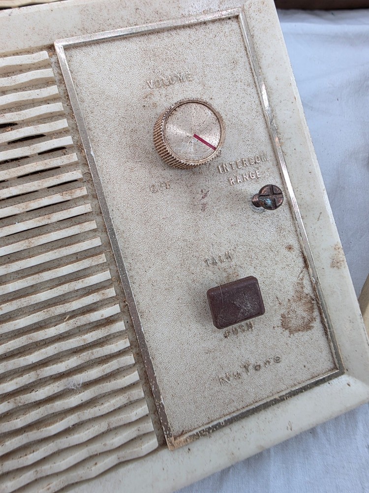 NuTone 2090 Untested Vtg Solid State Home Intercom Music AM FM Radio System