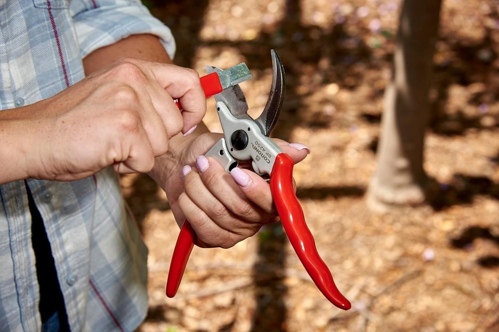 Corona AC 8300 Garden Tool Blade Sharpener, 1-Pack, Red