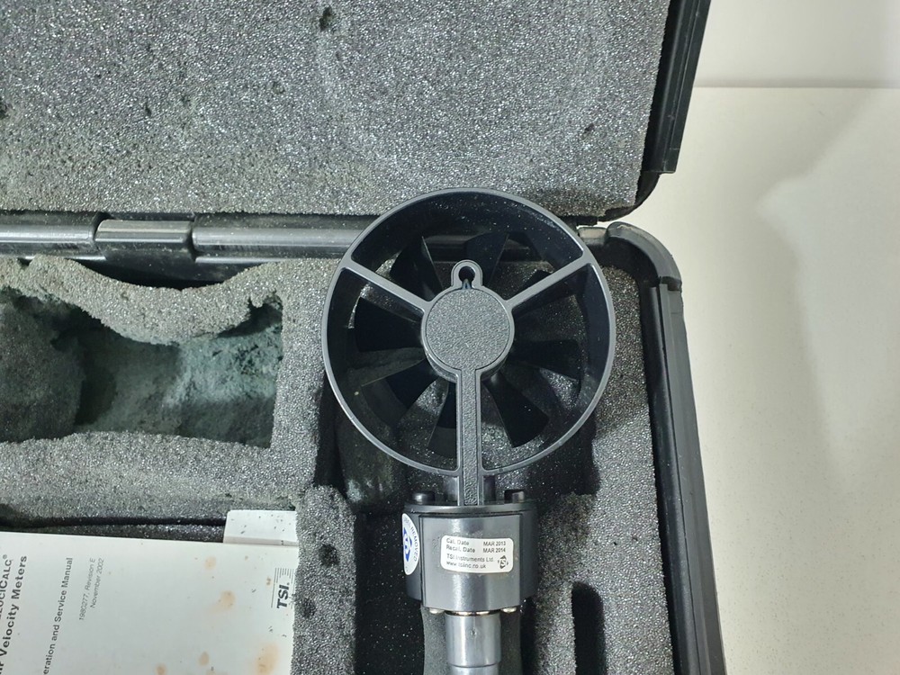 TSI model 8322 VelociCALC Plus Rotating Vane Anemometer w/ Large Vane Head