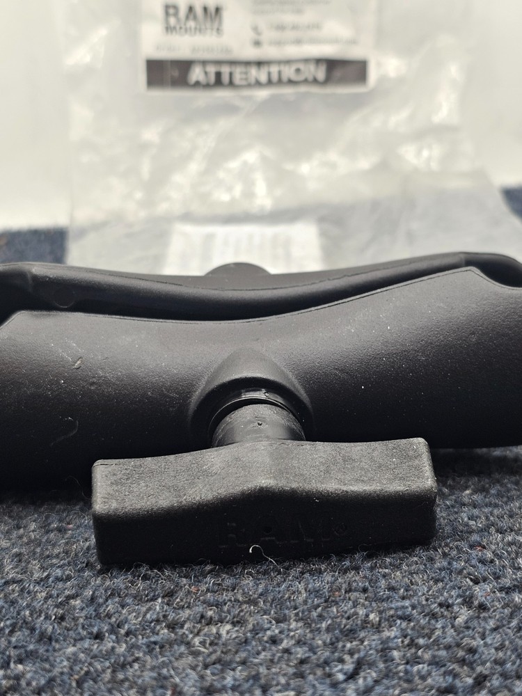 RAM Mounts RAM-201U C-Size Double-Socket Arm Black