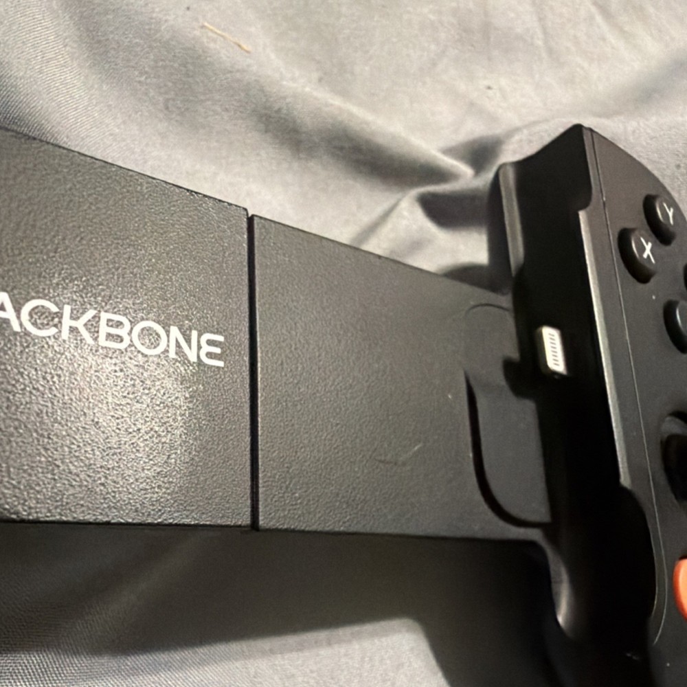 Backbone Black Mobile Gaming Controller Ergonomic Lightning for Apple iOS