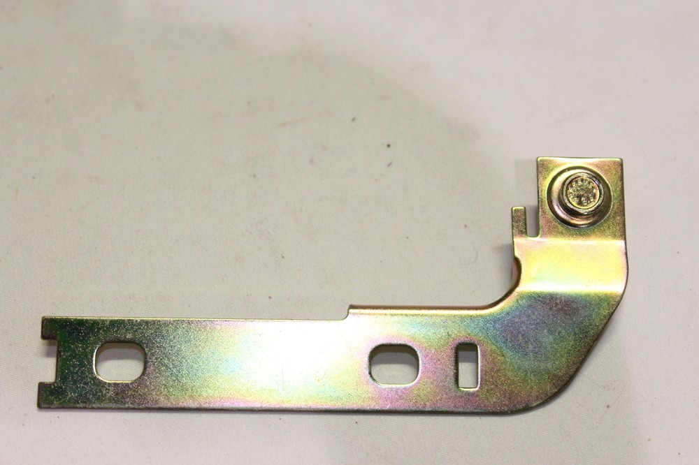Door lock bracket for BMW 3 series E-30 M3