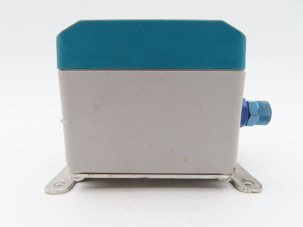 Fischer DE46L20040PN03MW Differential Pressure Switch
