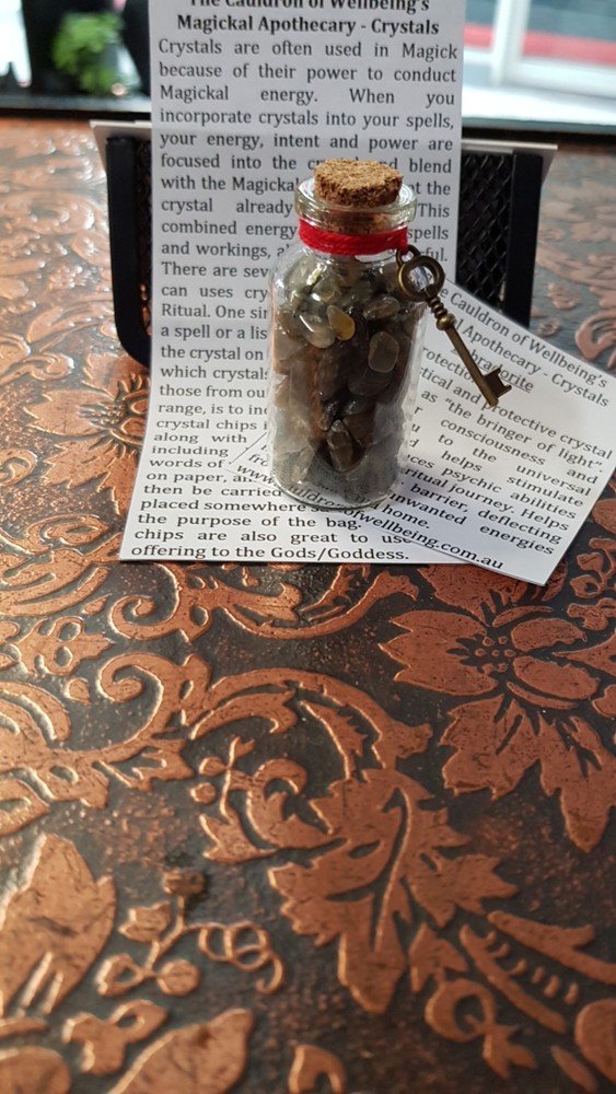 Crystal Chips - Labradorite