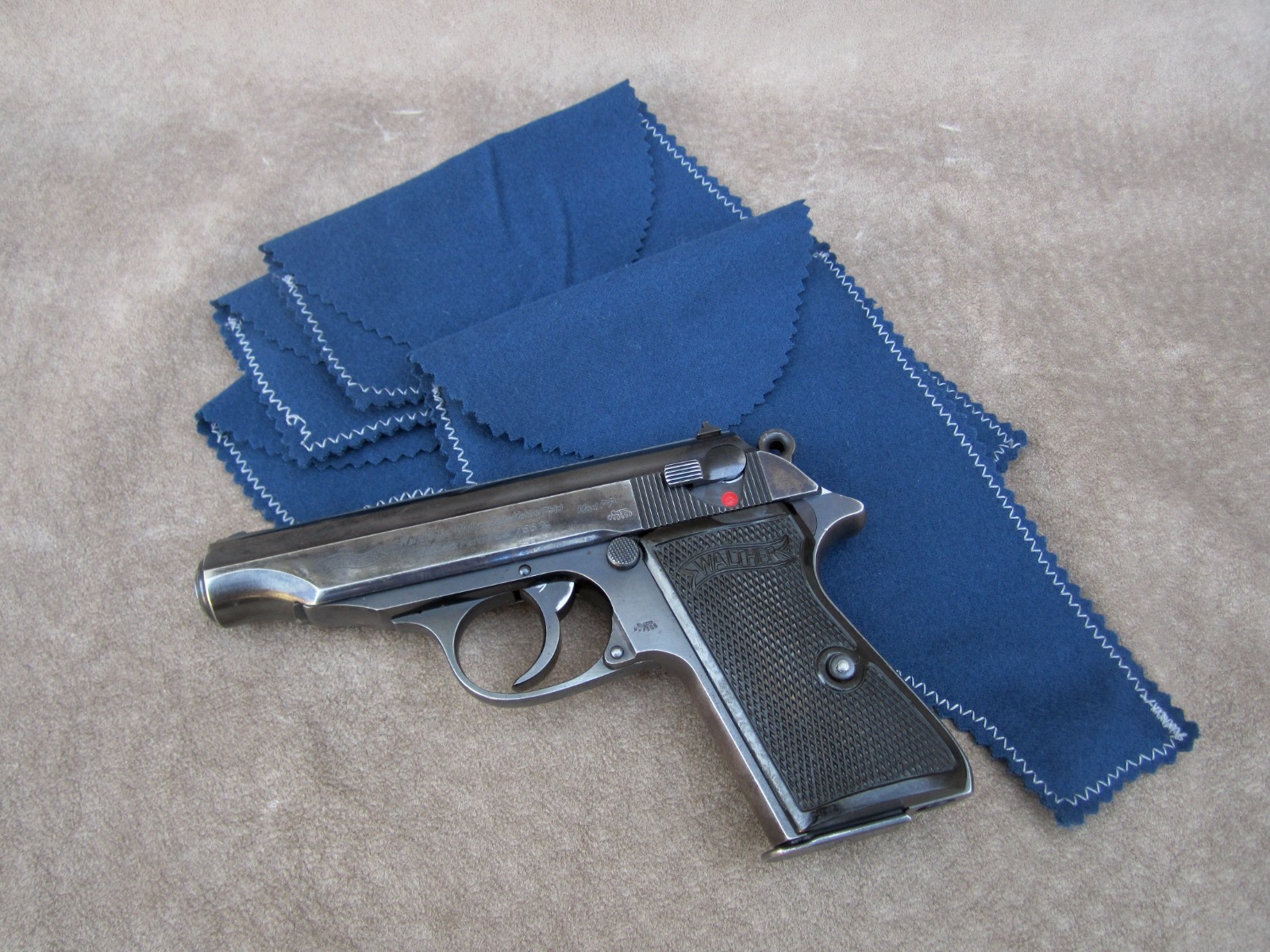 PISTOL SLEEVE PROTECTOR FOR A WALTHER PP OR SIMILAR SMALL AUTO 🔥