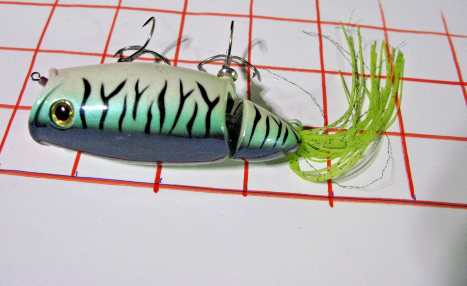 Chuck Woolery's MOTO CHUG lure, wiggles when pulled!, .7oz., 3" - NEW (unused)