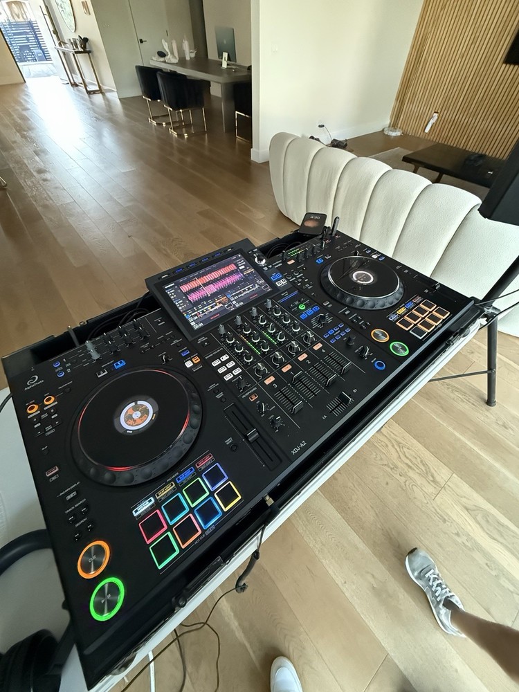 AlphaTheta XDJ-AZ DJ DECK. (WITH FLIGHT CASE)