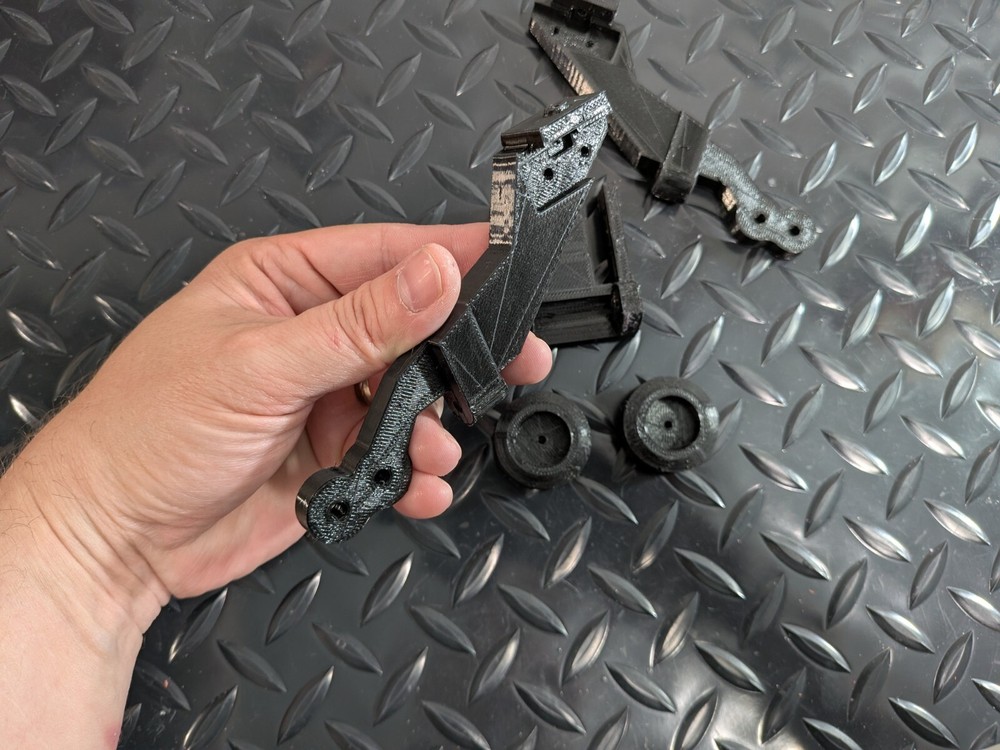 Unbreakable Wing Mount - Durable Rubber Material - Arrma Typhon 6s And TLR