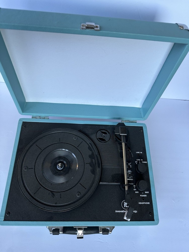 Innovative Technology Model ITVS-550 3-Speed Vintage Suitcase Turntable