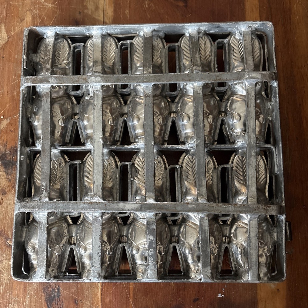 Vintage Bunny Mold