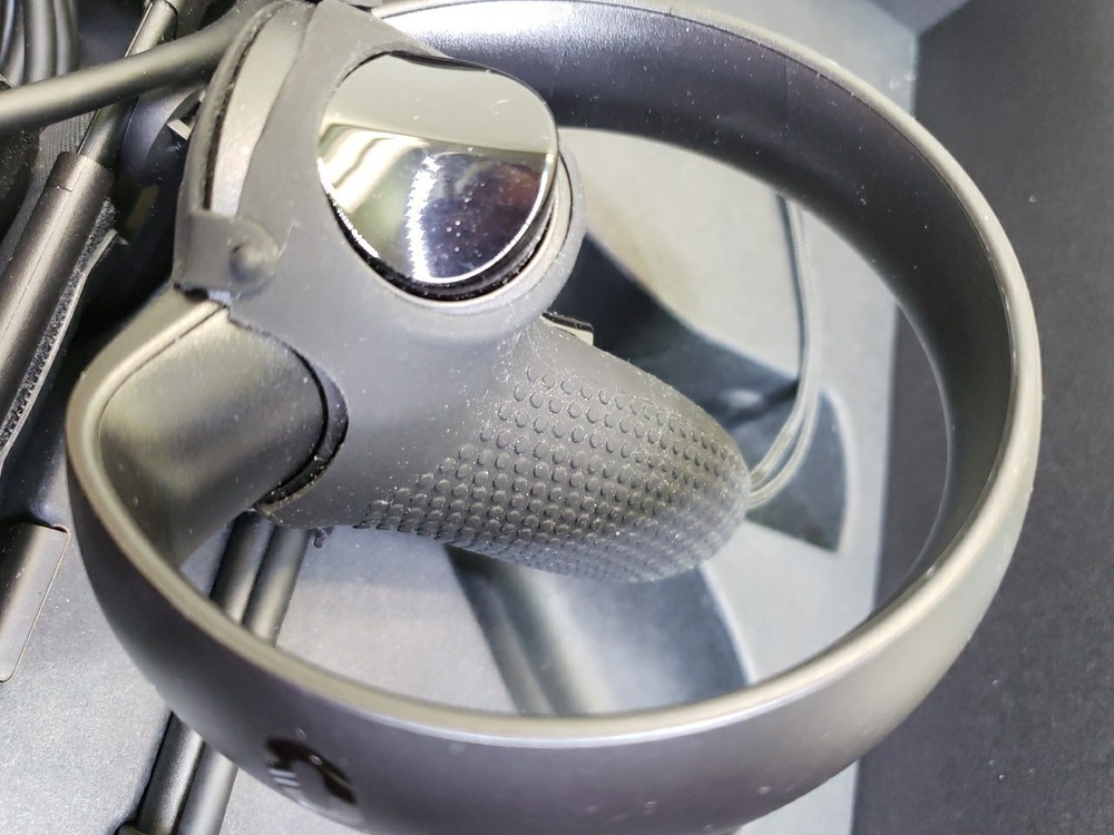 Oculus Rift Virtual Reality Headset HM-A with Controllers Sensors - Open Box