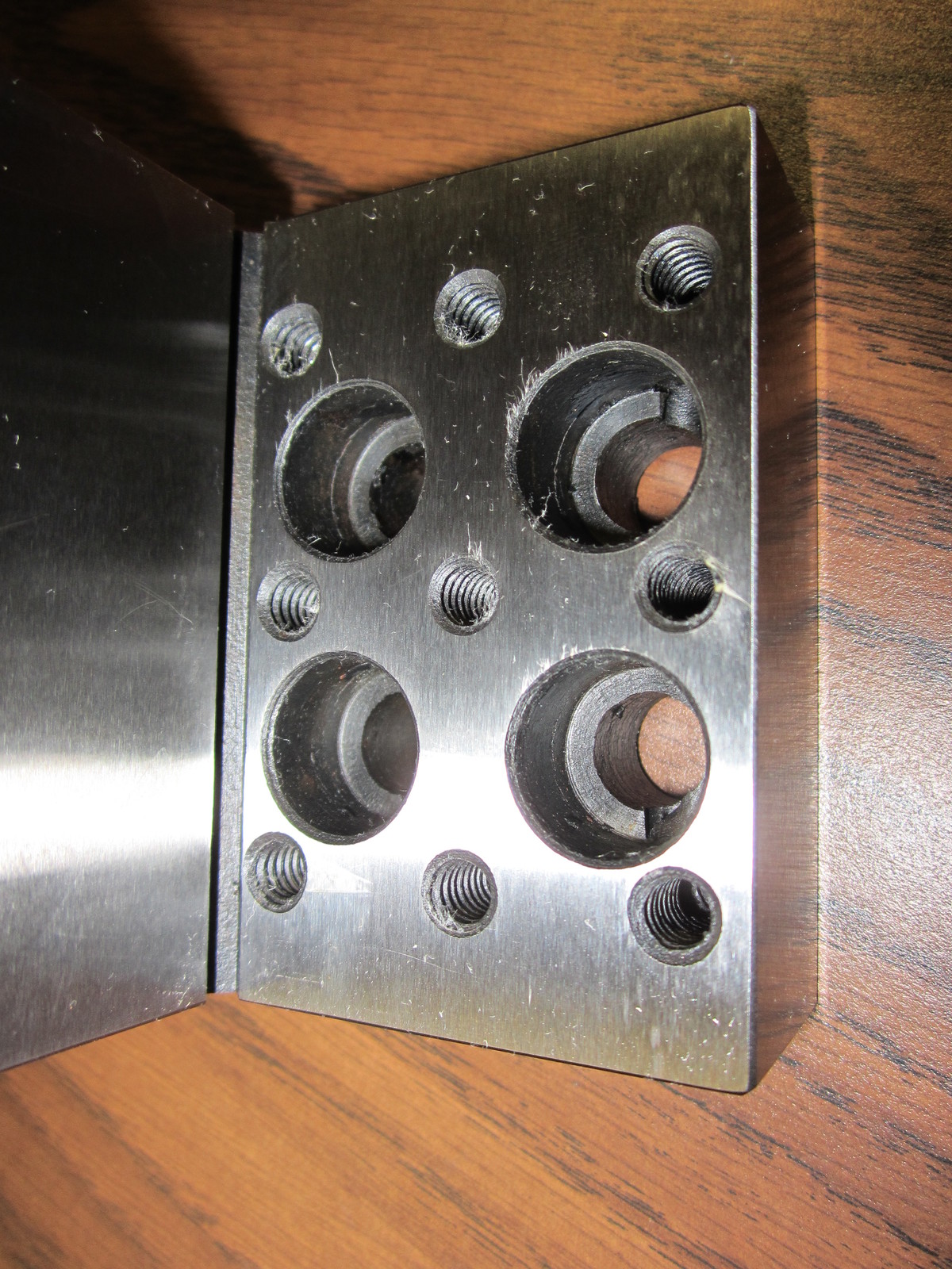 ANGLE PLATE 4x4x4x1-1/4" Precision Ground w. tapped holes 0.0002 TOLERANCE-New