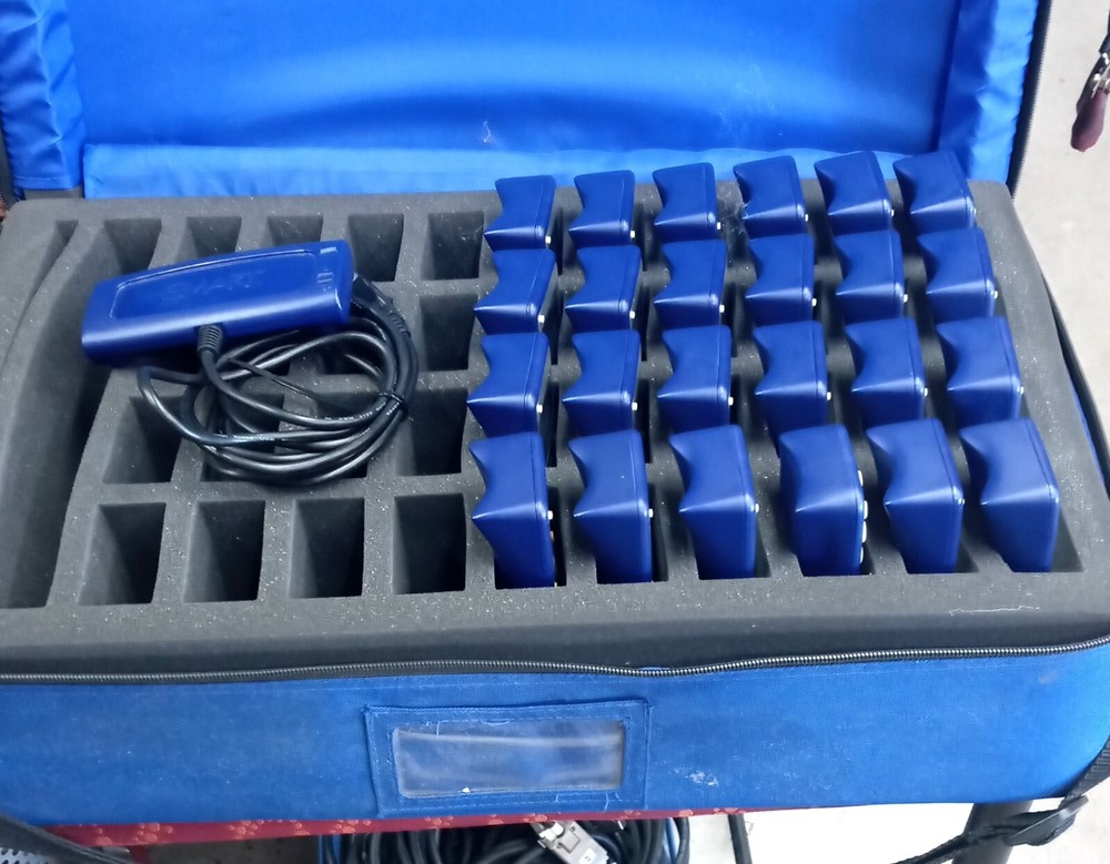 SMART Response PE - 24 Remotes in Case - Clean