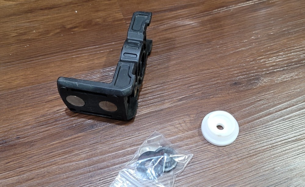 Dewalt BRACKET FOR DW085K 5-Beam Self Leveling Laser Pointer