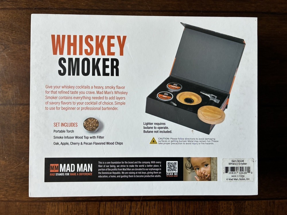 NIB Mad Man Whiskey Smoker Set
